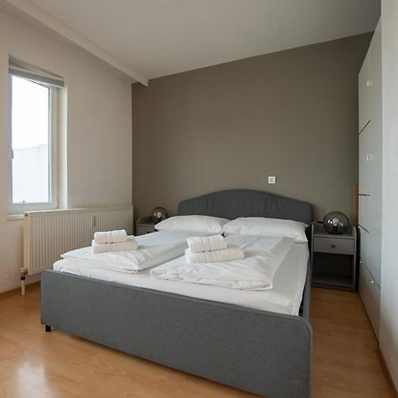 Apartment With A Private Terrace Located Right Near Belvedere Castle, 15 Minutes Away From Stephansdom Bécs Kültér fotó